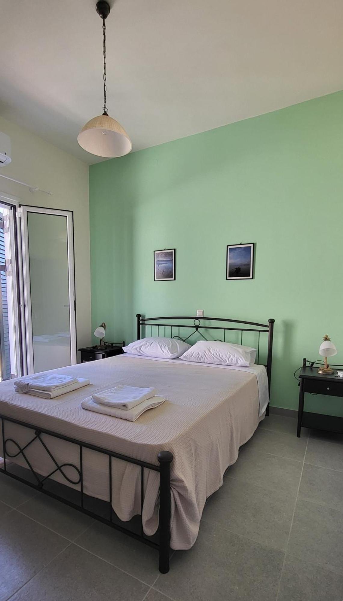 Stamatis House - In The Center Of Paxos Apartment